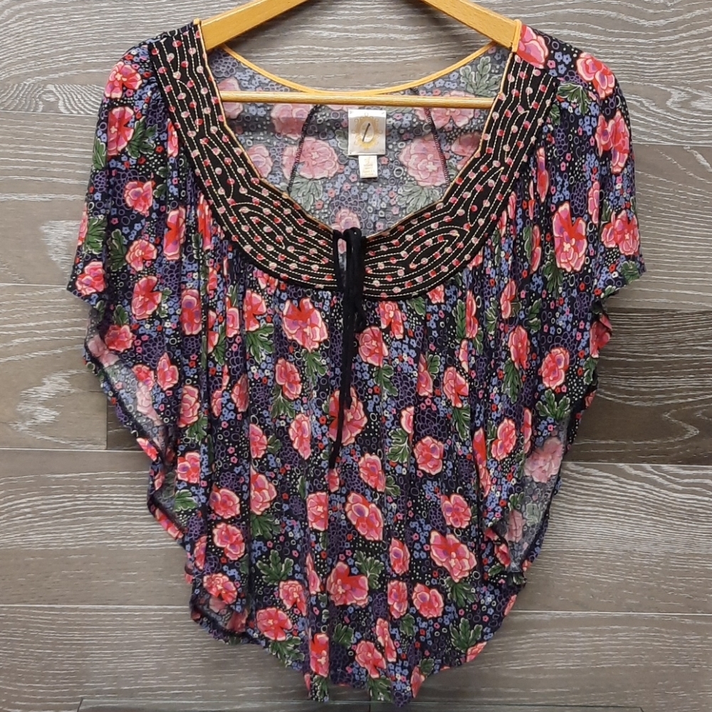 Rio Rac flamingo  fan sleeve shirt